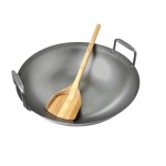 Ocelová wok pánev Big Green Egg s bambusovou špachtlí - Gril-Zahrada.cz